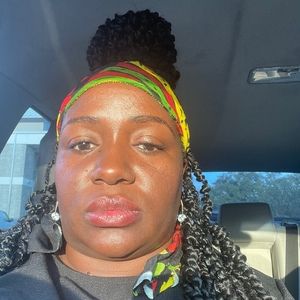 Meet your Posher, Brittney